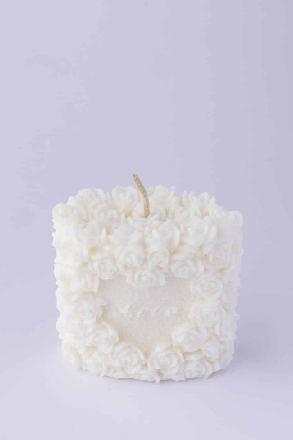 Bougie moulée coeur sans parfum couleur blanche (3)