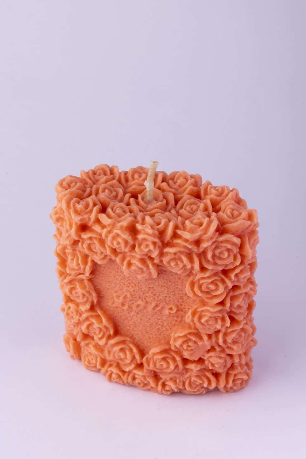 Bougie moulée coeur senteur féminin sacré couleur rouge